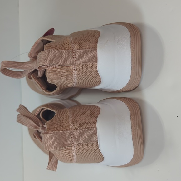 Clarks Cloudsteppers Circuit Tie Pale Peach Sneakers Size 7.5 - Picture 3 of 12